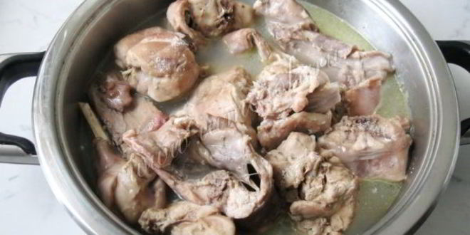 Рецепт кролика с грибами в белом вине