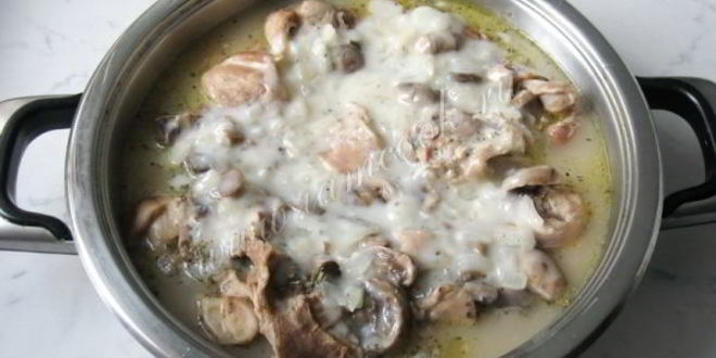 Рецепт кролика с грибами в белом вине