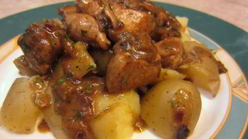 Рецепт Куриной грудки под пряным соусом с молодым картофелем