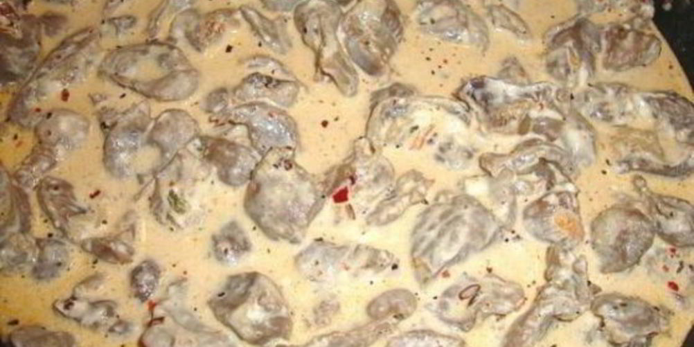 Как приготовить куриные сердечки, тушенные в сливках