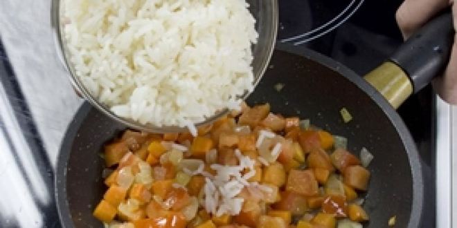 Рецепт курицы в сливочном соусе с рисом по-испански