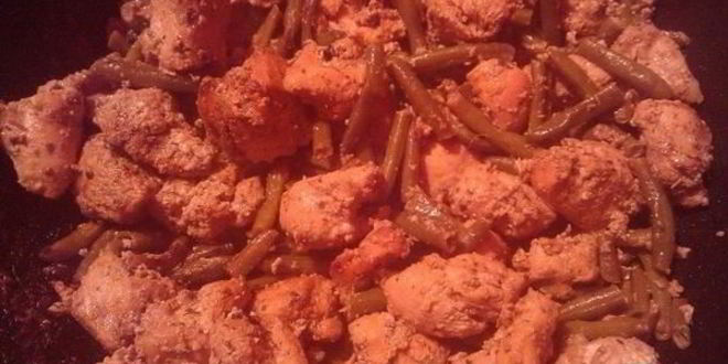 Рецепт пряного куриного филе с фасолью