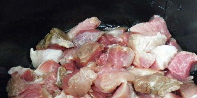 Рецепт свинины с грибами в мультиварке