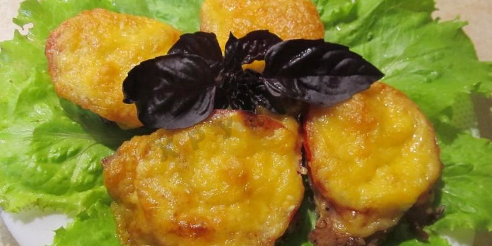 Как приготовить свинину запеченную с помидорами и сыром в духовке