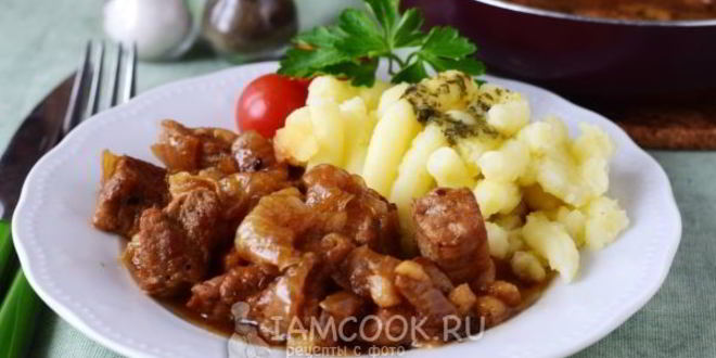 Рецепт жареного мяса с луком на сковороде