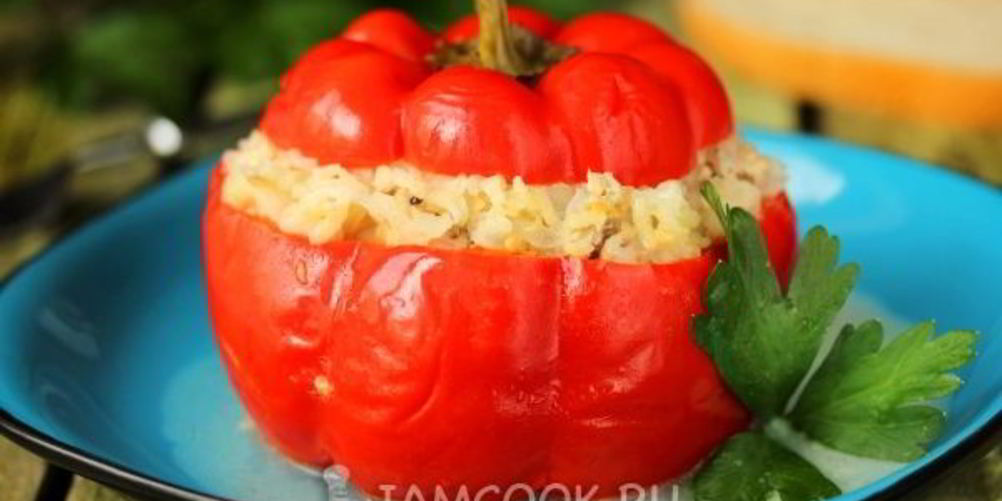 Как приготовить фаршированные перцы в сметанном соусе