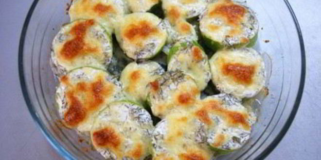 Рецепт кабачков запеченных под йогуртовым соусом и сыром