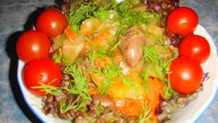 Рецепт Капусты тушеной с куриными сердечками