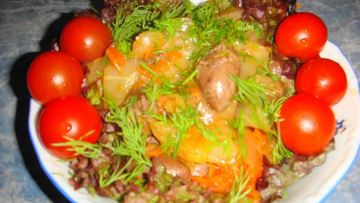 Рецепт Капусты тушеной с куриными сердечками