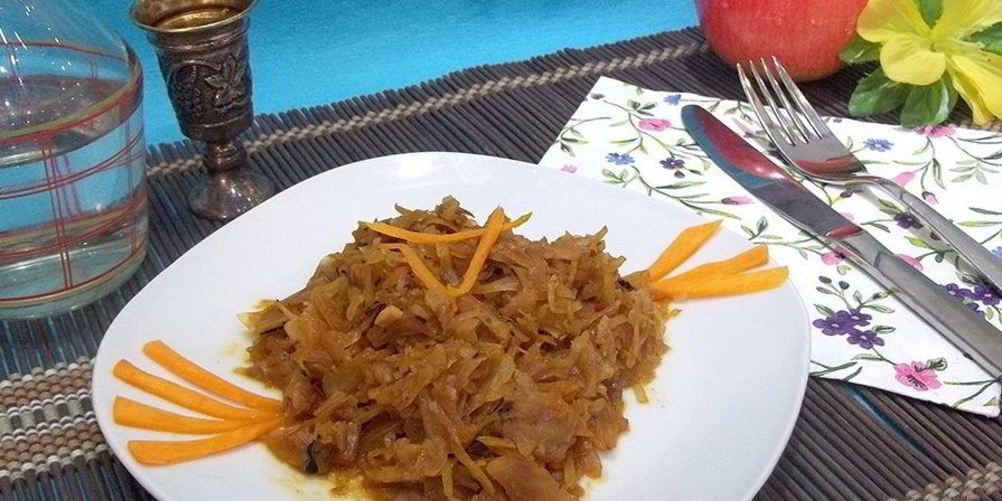 Как приготовить капусту тушеную с яблоками