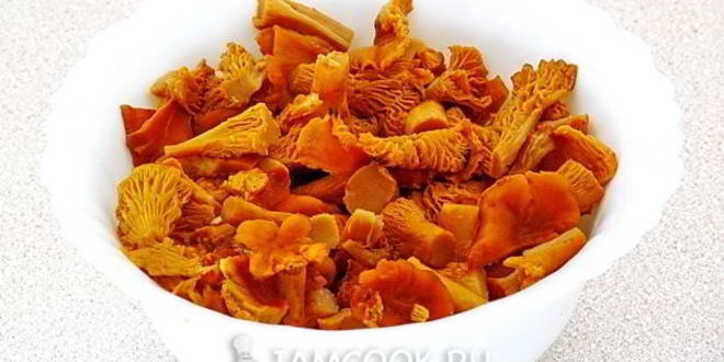 Рецепт картофеля, запеченного с лисичками в мультиварке