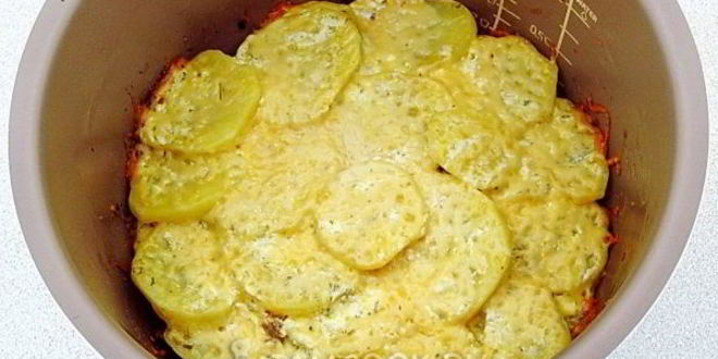 Рецепт картофеля, запеченного с лисичками в мультиварке