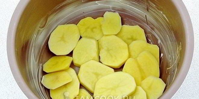 Рецепт картофеля, запеченного с лисичками в мультиварке