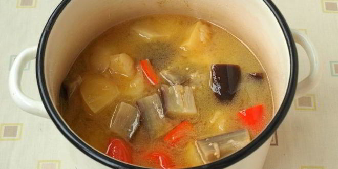 Рецепт консервированных баклажанов с айвой