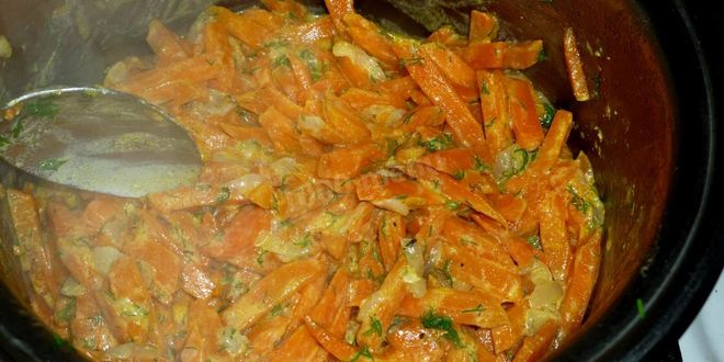 Рецепт моркови тушеной с луком и сметаной