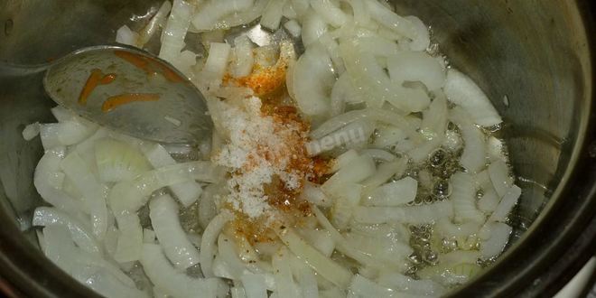 Рецепт моркови тушеной с луком и сметаной