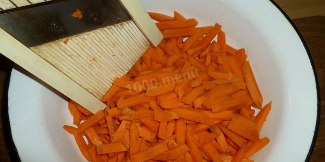 Рецепт моркови тушеной с луком и сметаной