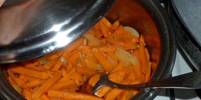 Рецепт моркови тушеной с луком и сметаной