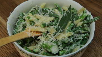 Рецепт Пенне со спаржей, стручковой фасолью и шалфеем