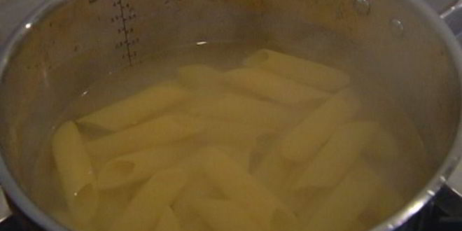 Рецепт пенне со спаржей, стручковой фасолью и шалфеем