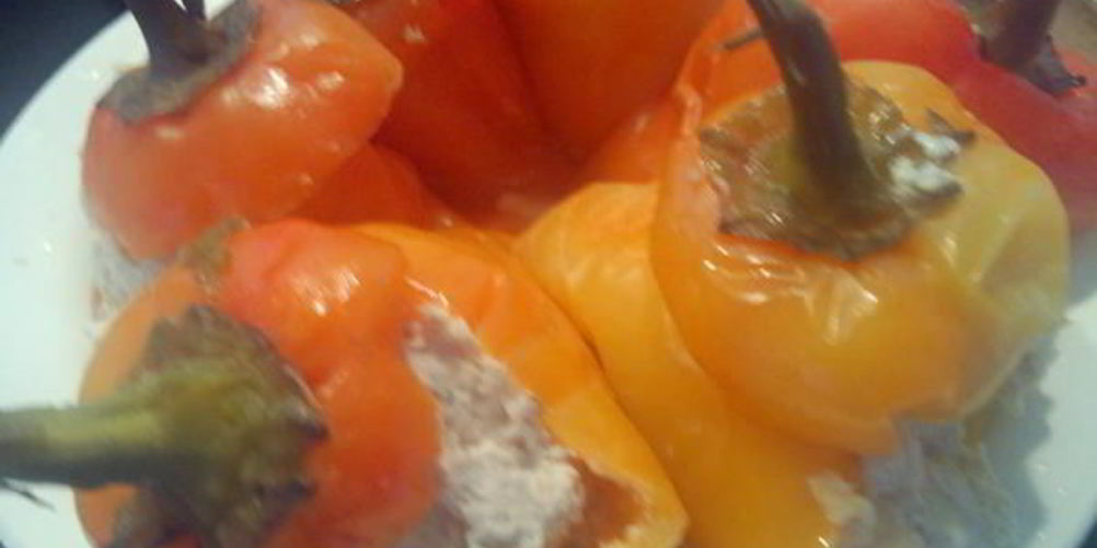 Как приготовить перец, фаршированный куриным фаршем с сыром