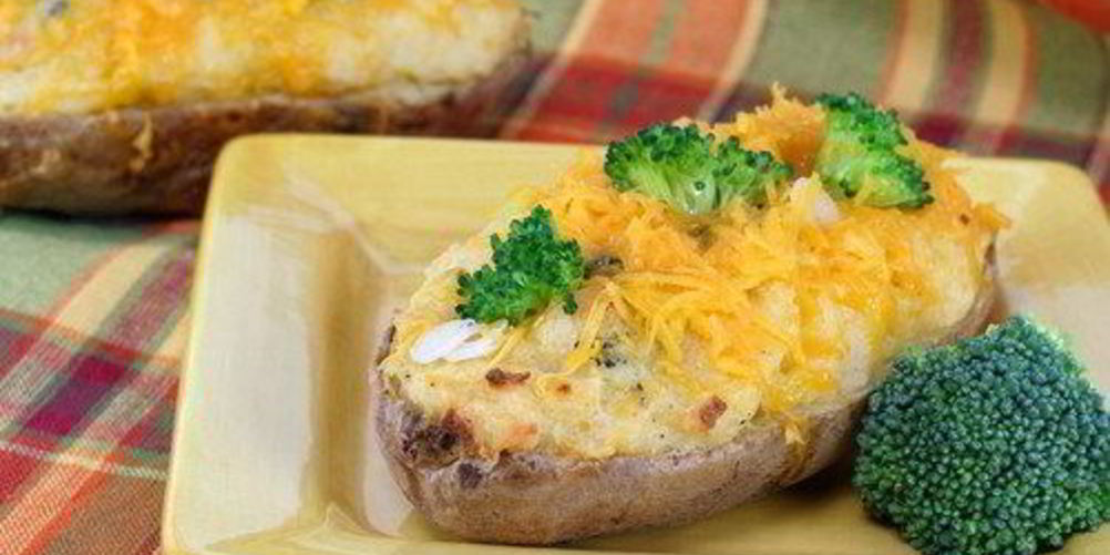 Как приготовить сладкий картофель, фаршированный брокколи и фетой