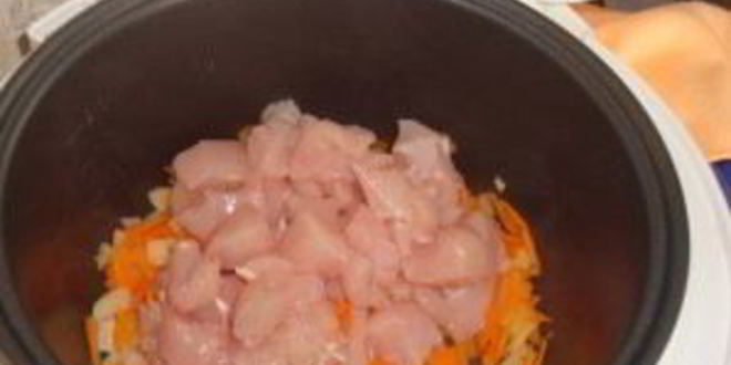 Рецепт тушеной капусты с индейкой в мультиварке