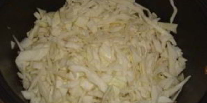 Рецепт тушеной капусты с индейкой в мультиварке