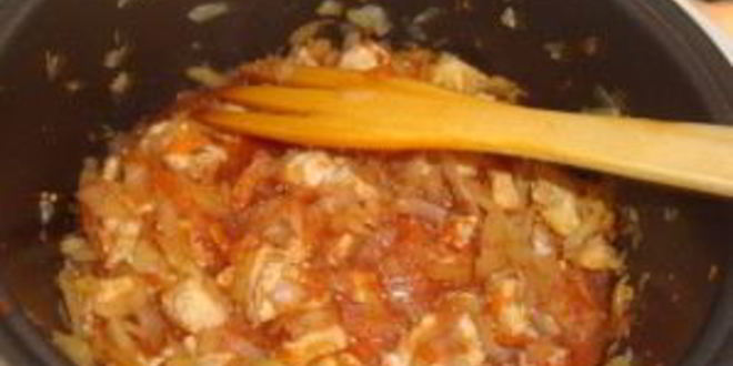 Рецепт тушеной капусты с индейкой в мультиварке