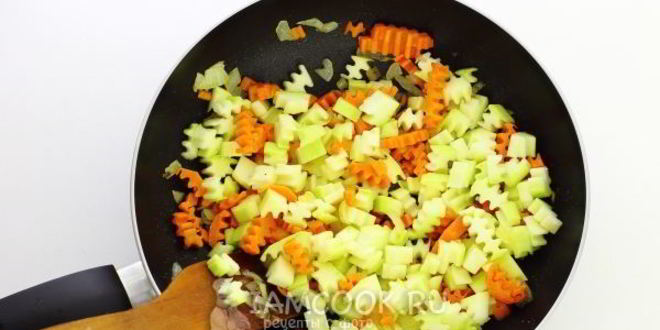 Рецепт тушеных кабачков с морковью и луком