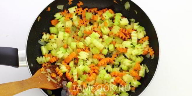 Рецепт тушеных кабачков с морковью и луком