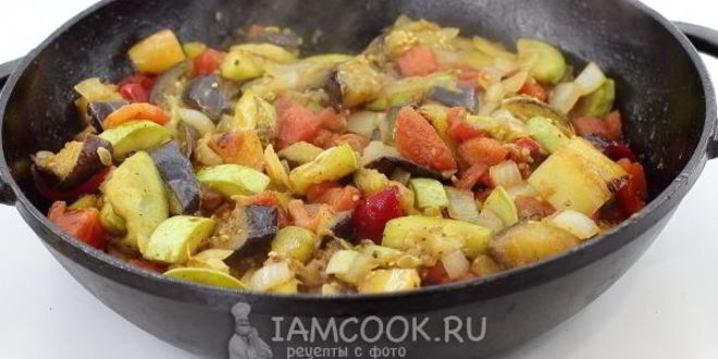 Рецепт тушеных овощей с баклажанами и кабачками