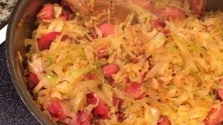 Рецепт Жареной капусты с колбасой