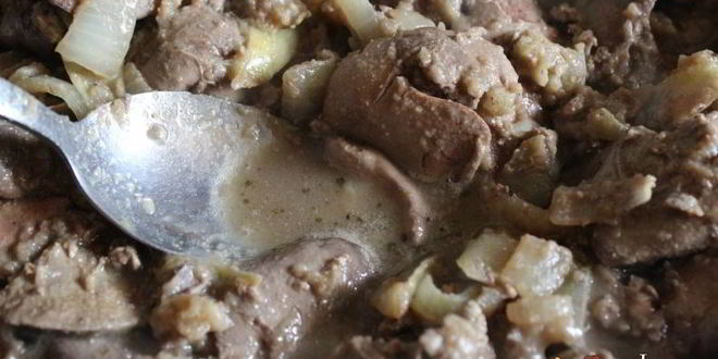 Рецепт куриной печени с яблоками и луком