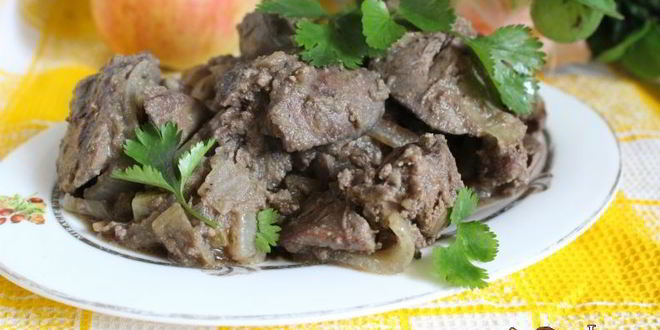 Рецепт куриной печени с яблоками и луком