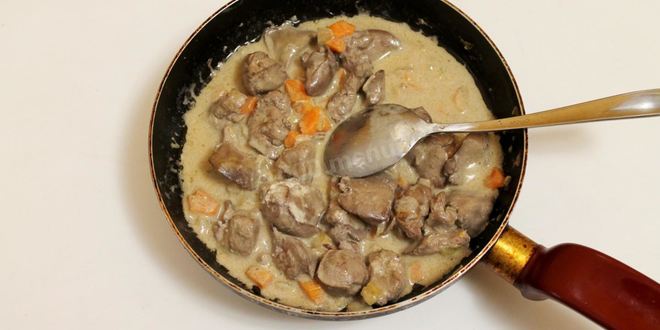 Рецепт печени с морковью и сметаной