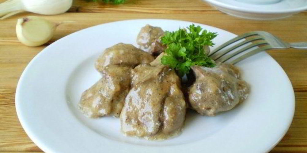 Как приготовить печень, тушеную в сметане