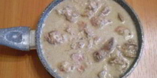 Рецепт печени, тушеной в сметане