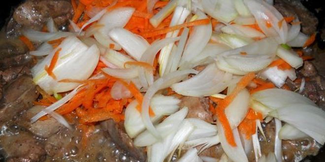 Рецепт печени тушеной в томатном соку