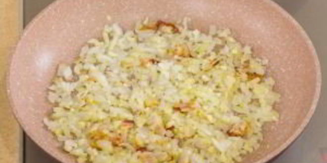 Рецепт печени в беконе в томатном соусе