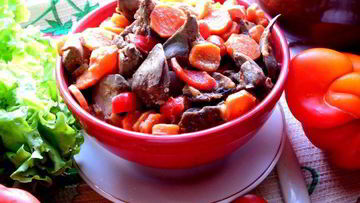 Рецепт Печени в горшочке в сметанно-томатном соусе с овощами