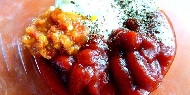 Рецепт печени в горшочке в сметанно-томатном соусе с овощами