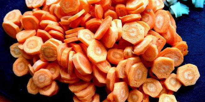 Рецепт печени в горшочке в сметанно-томатном соусе с овощами