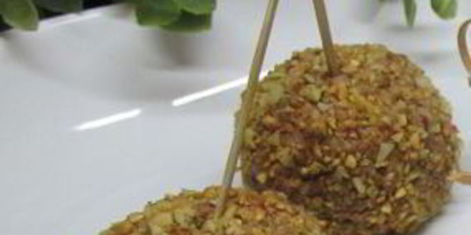 Рецепт печеночных шариков с жареным луком в фисташках