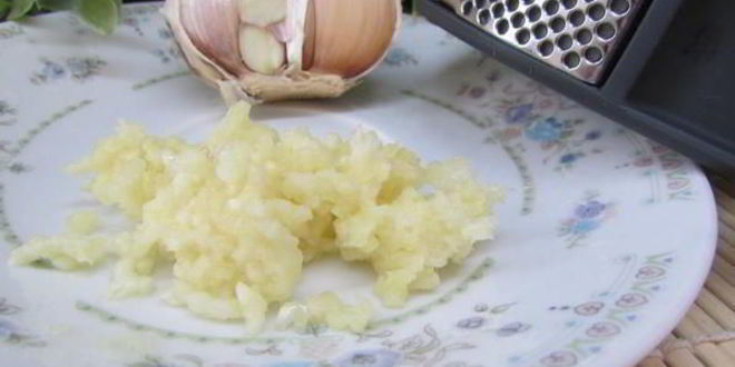 Рецепт печеночных шариков с жареным луком в фисташках