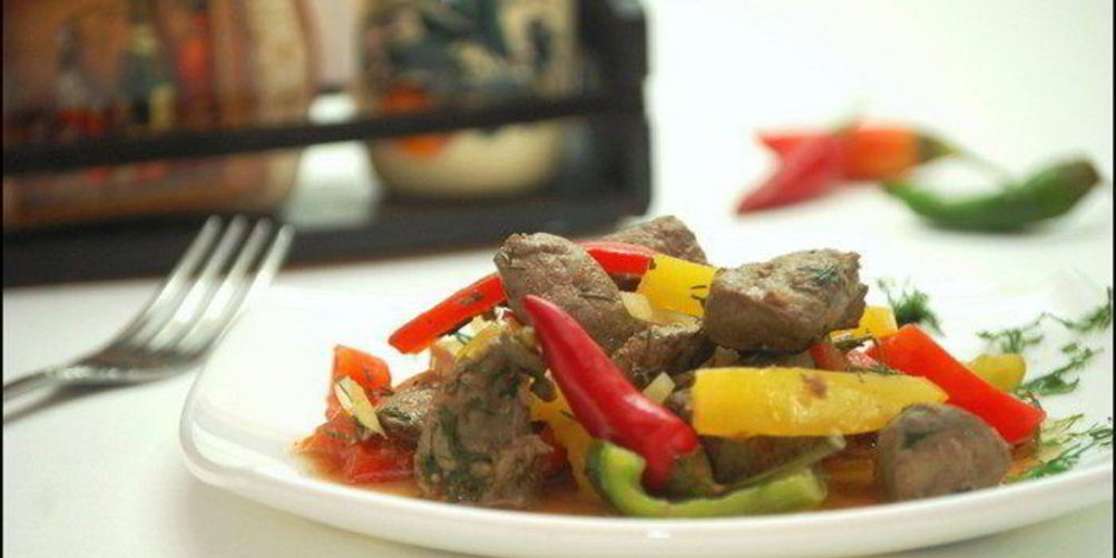 Как приготовить тушеную печень с овощами