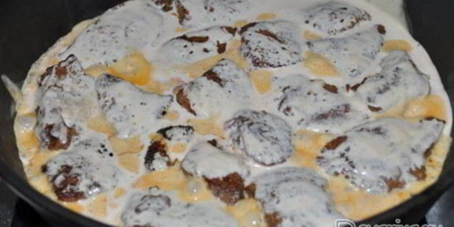 Рецепт жареной печени в сливочном соусе