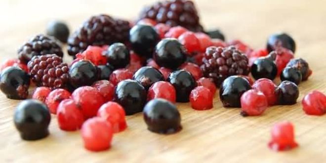 Рецепт пельменей с фаршем и соком ягод