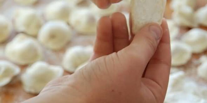 Рецепт пельменей с фаршем и соком ягод