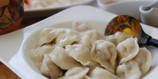 Рецепт пельменей с фаршем и соком ягод